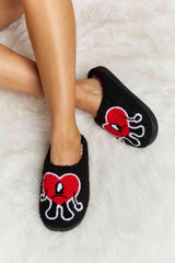 Melody Love Heart Print Plush Slippers